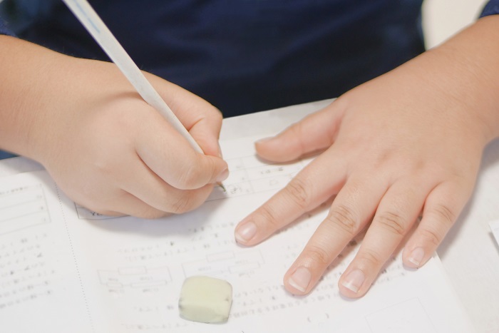 小学校のカラーテストは100点が当たり前じゃなかったの 小1のテストが散々な件 こそだてのコト